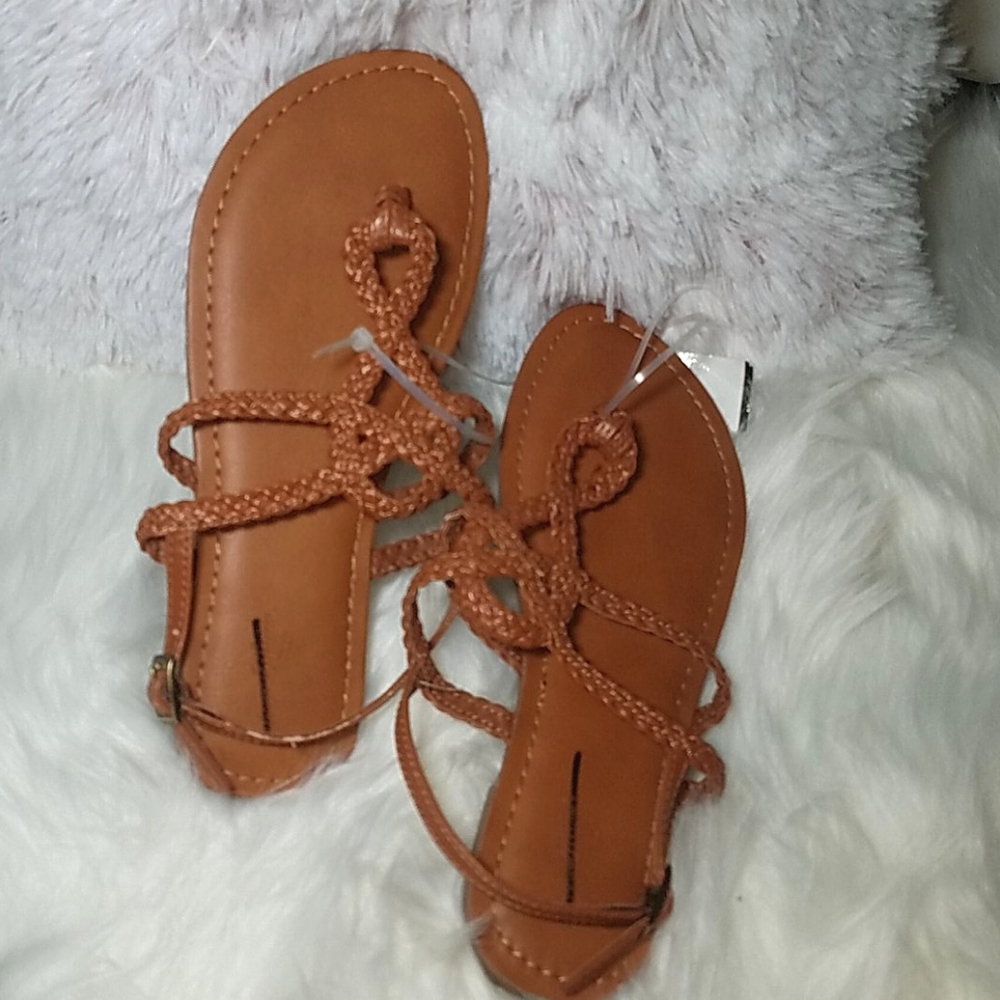 Brown flat sandal size 7